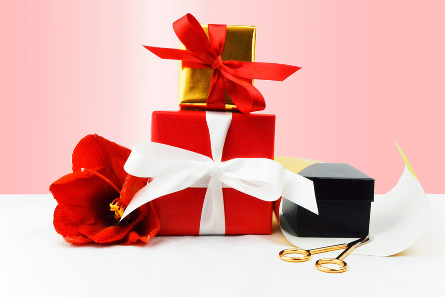 Gift Wrapping Service for Retail:  How to Set Up a Gift Wrapping Station