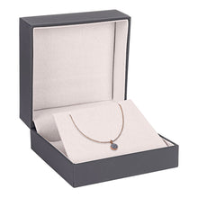 Soft Touch Universal/Utility Box with sleeve, Vogue Collection Universal allurepack